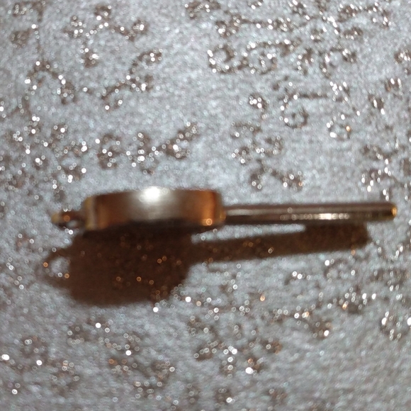 FOSSIL (RARE!) HANG TAG/KEY ๐ FOB REPLACEMENT; METAL/ENAMEL CAMEL/GOLD CHARM - Picture 4 of 5